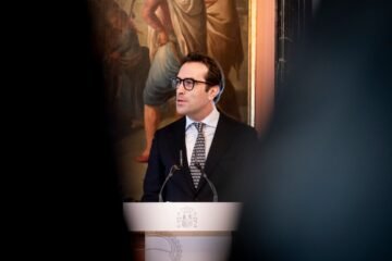 El Tribunal de Cuentas ve grietas en la prevención del blanqueo de capitales e insta al Gobierno a destinar más recursos