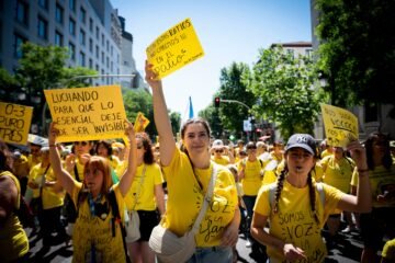 Las educadoras infantiles toman las calles de Madrid por su dignidad laboral: “Se llenan la boca de salud mental y nos tienen acribilladas”