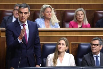 Sánchez da “todo el apoyo” a Zapatero pero evita más explicaciones