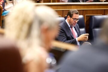 El Gobierno denuncia una conspiración para derribarlo “con métodos no democráticos”