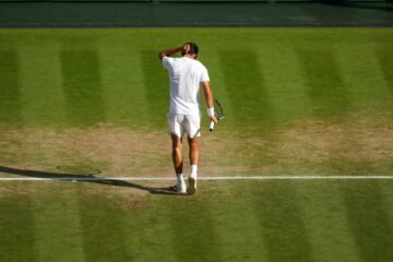 Carlos Alcaraz también renuncia a Wimbledon por la lesión en la muñeca