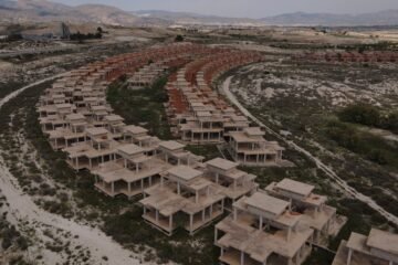 100.000 viviendas a medias duermen abandonadas desde la crisis en urbanizaciones fantasma