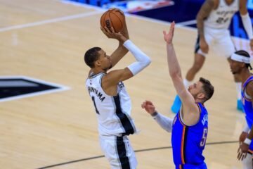 Una arenga de Popovich enciende a los Spurs, que anulan a los Thunder para igualar la final del Oeste de la NBA