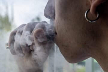 El vapeo juvenil se dispara en España por encima de la media europea: “La dependencia de la nicotina es mucho más alta”