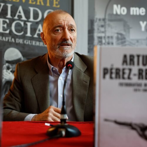 Arturo Pérez-Reverte critica el reporterismo de guerra: “Ahora las imágenes más crudas no las vemos”