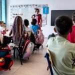El programa de auxiliares de conversación en colegios se salva tras el conflicto entre el Gobierno y algunas autonomías