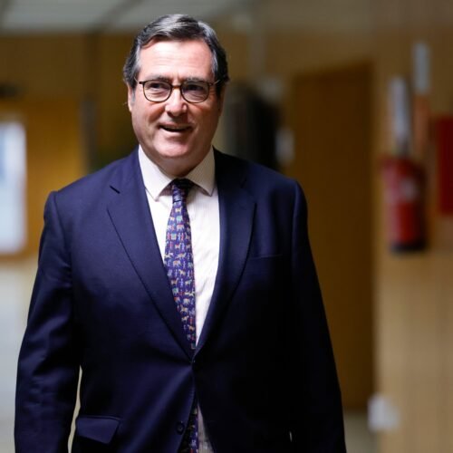 La patronal vuelve a la negociación para reformar la indemnización por despido e insiste en su rechazo a elevarla