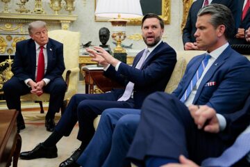 Trump activa al Ejército para preparar una gran operación de ayuda a Venezuela que incluye 150 millones