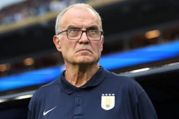 Bielsa tiene ante España su propia batalla: solo un triunfo le vale para superar la primera fase