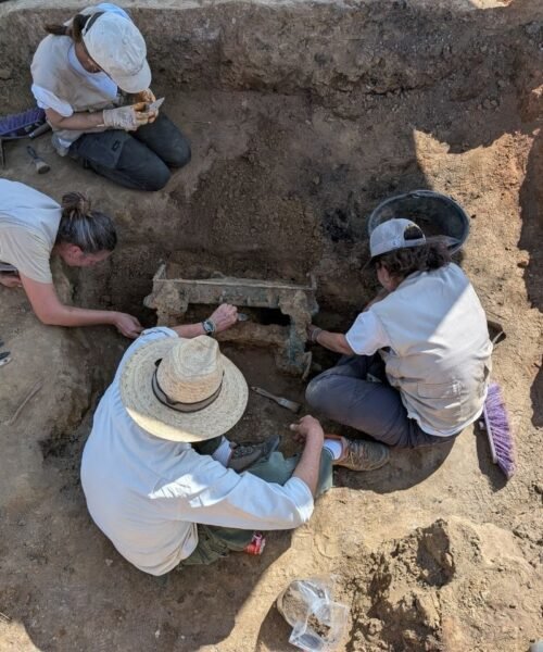 Un carro ritual de bronce único de hace 2.500 años arroja luz sobre los lazos entre Tarteso y otras civilizaciones mediterráneas