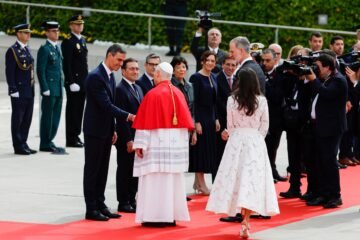 El Gobierno deja a medias su proyecto laicista tras ocho años de roces y pactos con los obispos