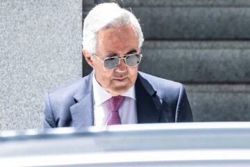 El juez mantiene la imputación de Zapatero tras un interrogatorio “exigente” y cuatro “fuentes de prueba”