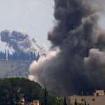 Irán bombardea el aeropuerto de Kuwait y causa un muerto y decenas de heridos