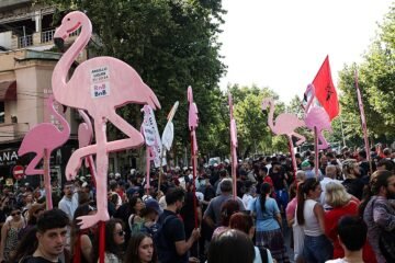 La revolución de los flamencos: Albania se levanta contra el resort de lujo de los Trump
