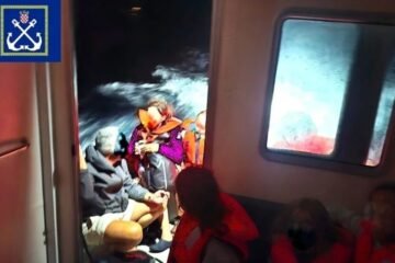 Rescatados 12 españoles de un catamarán durante un fuerte temporal en la costa de Croacia
