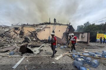Rusia mata al menos a 10 personas y deja 100 heridos tras bombardear una feria de drones en Kiev