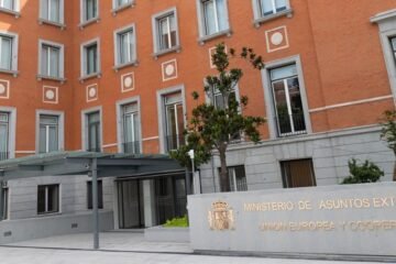 Un tribunal revisará el ‘bombo’ que asigna los destinos de los diplomáticos