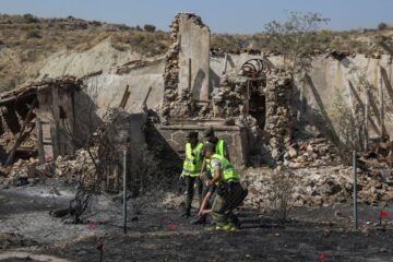 Cronología de un incendio mortífero en Los Gallardos, una isla en medio del desierto