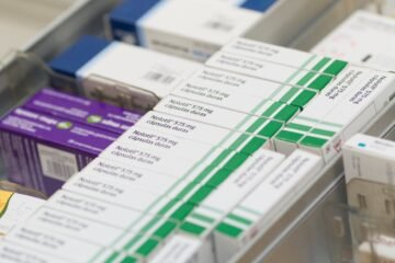 Sanidad permitirá que los fármacos genéricos compitan por precio y que el paciente pague más si quiere uno de marca