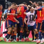 España va de otra cosa y la sensación es desconcertante