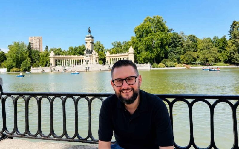 CHRISTIAN YAÑEZ REVOLUCIONA LA UCRONÍA HISTÓRICA CON SU NOVELA ‘CUANDO CAIGA EL MURO’
