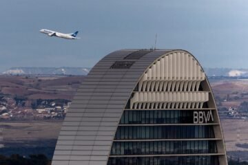 El BBVA prepara un plan para extender la IA a todo el banco a partir de finales de año
