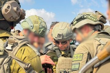 Colonos israelíes incendian dos mezquitas en Cisjordania
