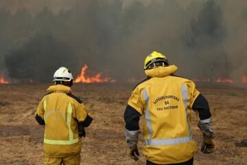 El megaincendio en el suroeste de Francia se acerca a 15 kilómetros de Burdeos