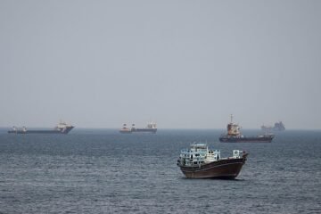 Vuelve la tensión a Oriente Medio: EE UU ataca objetivos iraníes tras el cierre del estrecho de Ormuz «hasta nuevo aviso»