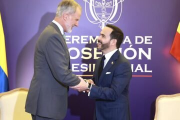 La oposición recibe a De la Espriella como una «amenaza a la democracia»