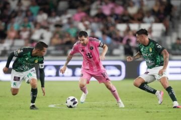 Messi vuelve a jugar con el Inter Miami tras la muerte de su padre