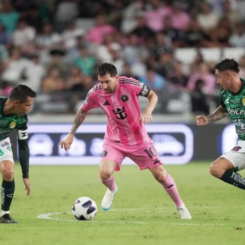 Messi vuelve a jugar con el Inter Miami tras la muerte de su padre