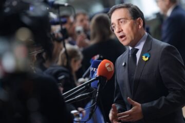 Albares exige la solidaridad de los socios europeos con Ceuta y carga contra Meloni