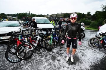 Una granizada obliga a la Vuelta a cancelar la etapa