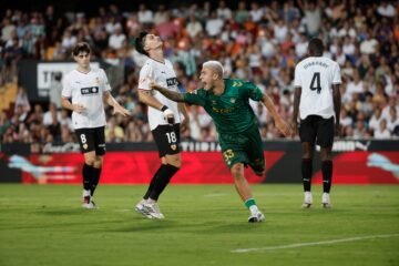 El Betis castiga la racanería del Valencia