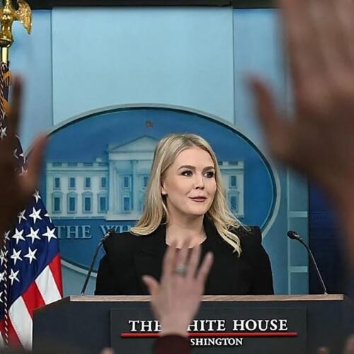 Karoline Leavitt abandona el puesto de jefa de prensa de la Casa Blanca