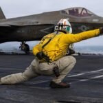 Marineros del portaaviones ‘USS Lincoln’ intentan saltar por la borda por estrés y agotamiento