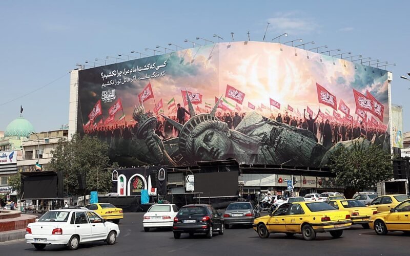 Irán exige la retirada total de las tropas estadounidenses para reabrir Ormuz