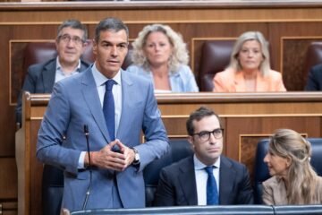 Sánchez y Feijóo se cronifican en sus acusaciones sobre la crisis sin resolver de Ceuta