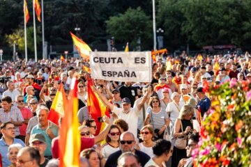 El movimiento por Ceuta da un giro en la derecha