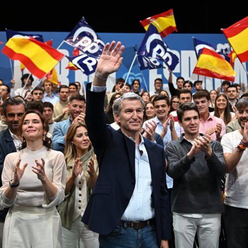 Feijóo toca a rebato y pide a los barones “movilización máxima”